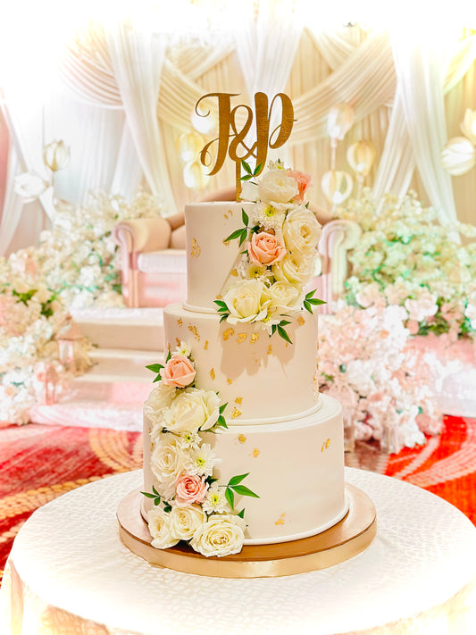 Elegant Wedding Cake with Gold and Pink